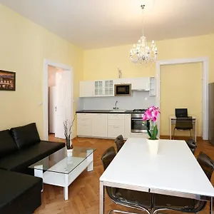 Near The Charles Bridge Appartement