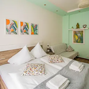 Ruterra Cimburkova Appartement
