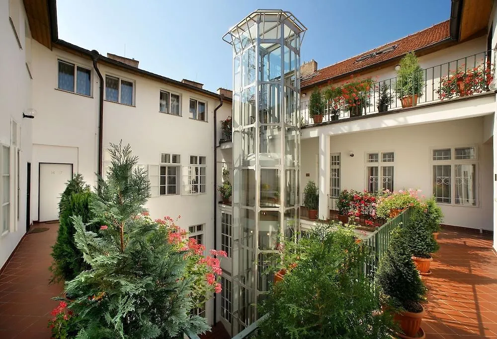 פראג Hotel Salvator